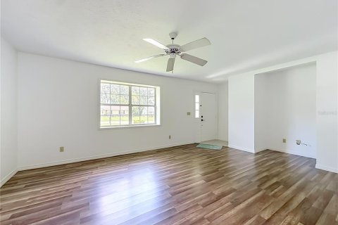House in Ocala, Florida 3 bedrooms, 154.22 sq.m. № 2150633 - photo 8