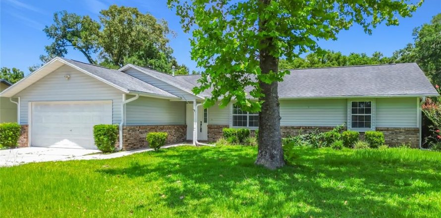House in Ocala, Florida 3 bedrooms, 154.22 sq.m. № 2150633