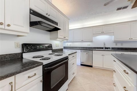 House in Ocala, Florida 3 bedrooms, 154.22 sq.m. № 2150633 - photo 13