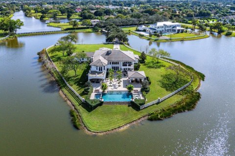House in Delray Beach, Florida 5 bedrooms, 701.78 sq.m. № 2185206