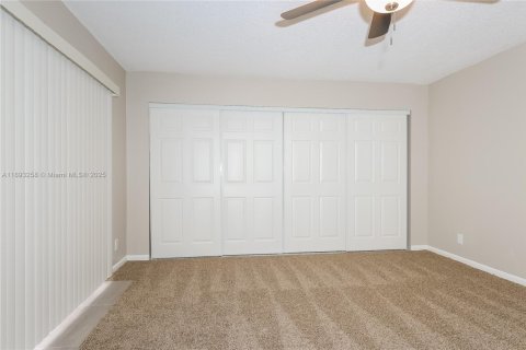 Снять в аренду виллу или дом в Уэст-Палм-Бич, Флорида 2 спальни, 136.38м2, № 1945241 - фото 9