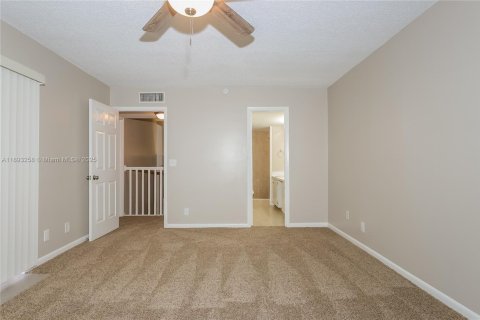 Снять в аренду виллу или дом в Уэст-Палм-Бич, Флорида 2 спальни, 136.38м2, № 1945241 - фото 6