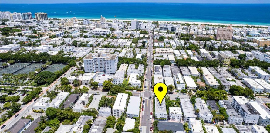 Commercial property in Miami Beach, Florida № 1700527