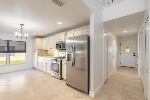 Townhouse in New Smyrna Beach, Florida 3 bedrooms, 193.79 sq.m. № 1417936 - photo 11