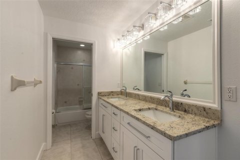 Townhouse in New Smyrna Beach, Florida 3 bedrooms, 193.79 sq.m. № 1417936 - photo 29