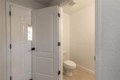 Townhouse in New Smyrna Beach, Florida 3 bedrooms, 193.79 sq.m. № 1417936 - photo 7