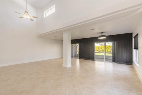 Townhouse in New Smyrna Beach, Florida 3 bedrooms, 193.79 sq.m. № 1417936 - photo 18