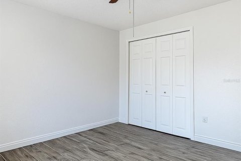 House in Orlando, Florida 4 bedrooms, 115.57 sq.m. № 1856405 - photo 7