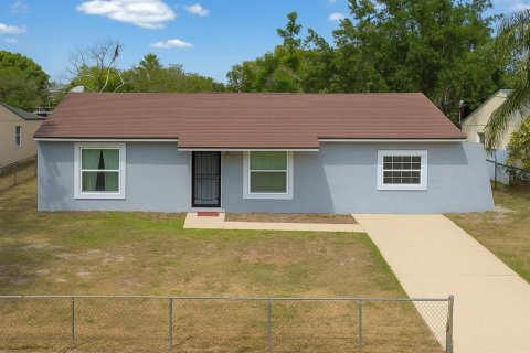 House in Orlando, Florida 4 bedrooms, 115.57 sq.m. № 1856405 - photo 1
