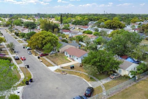 House in Orlando, Florida 4 bedrooms, 115.57 sq.m. № 1856405 - photo 14