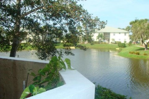 Condo in Port St. Lucie, Florida, 1 bedroom № 2171522 - photo 2