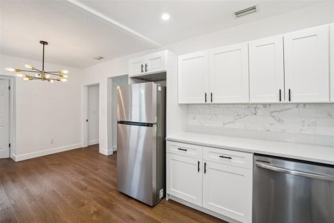 Casa en alquiler en Tampa, Florida, 3 dormitorios, 131.83 m2 № 1919002 - foto 17