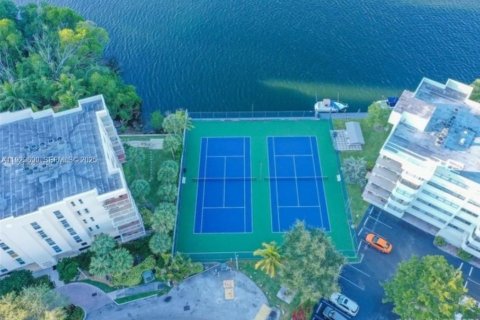 Copropriété à vendre à North Miami Beach, Floride: 2 chambres, 112.69 m2 № 1988578 - photo 28