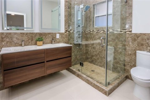 House in Hollywood, Florida 4 bedrooms, 233.46 sq.m. № 1952608 - photo 23