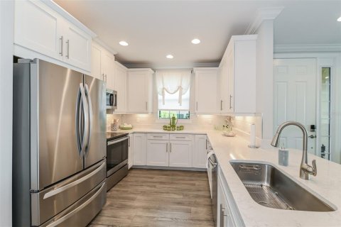 Condo in Naples, Florida, 2 bedrooms  № 2106325 - photo 4