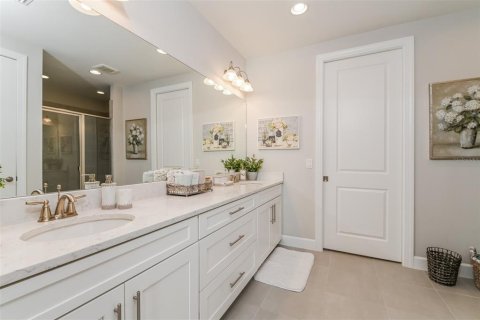 Condo in Naples, Florida, 2 bedrooms  № 2106325 - photo 9