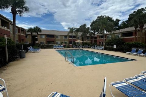 Condominio en venta en Casselberry, Florida, 2 dormitorios, 104.61 m2 № 2102242 - foto 19