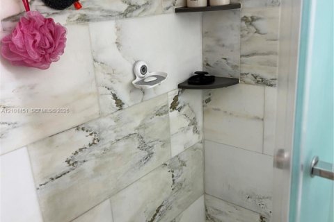 Villa ou maison à vendre à Coral Springs, Floride: 4 chambres, 172.15 m2 № 2412831 - photo 7
