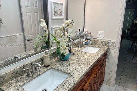 Villa ou maison à vendre à Coral Springs, Floride: 4 chambres, 172.15 m2 № 2412831 - photo 8