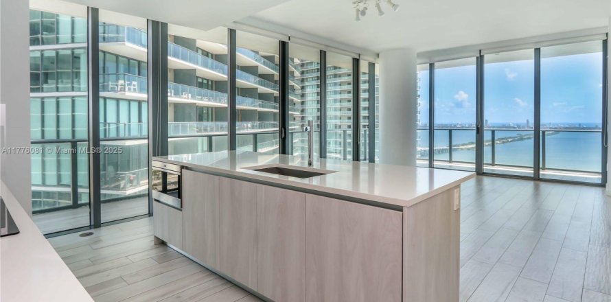 Condo à Miami, Floride, 3 chambres № 1693344