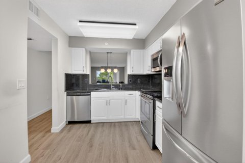 Copropriété à vendre à Delray Beach, Floride: 2 chambres, 129.32 m2 № 2336332 - photo 2
