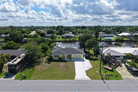 Villa ou maison à Port Charlotte, Floride 2 chambres, 128.58 m2 № 2296225
