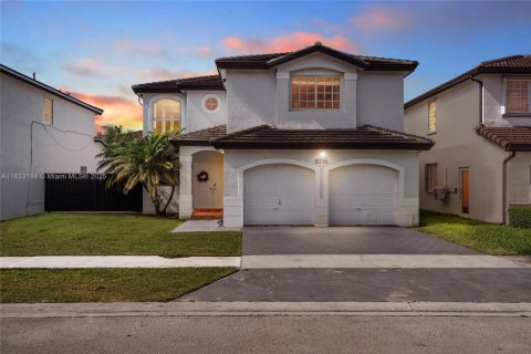 Villa ou maison à vendre à Miami, Floride: 4 chambres № 1830120 - photo 4