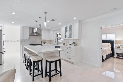 Villa ou maison à vendre à Miami, Floride: 4 chambres № 1830120 - photo 19