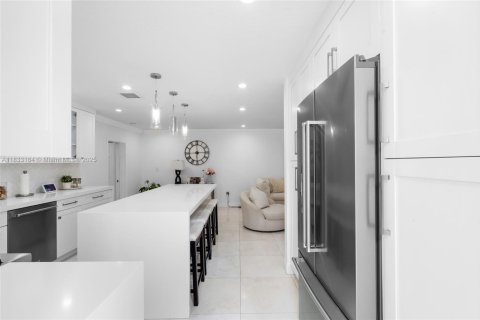 Villa ou maison à vendre à Miami, Floride: 4 chambres № 1830120 - photo 25