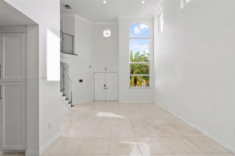 Villa ou maison à vendre à Miami, Floride: 4 chambres № 1830120 - photo 7