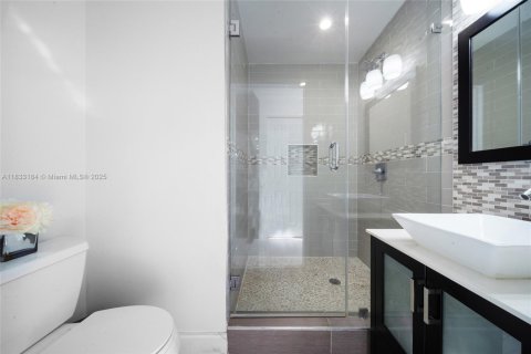 Villa ou maison à vendre à Miami, Floride: 4 chambres № 1830120 - photo 26