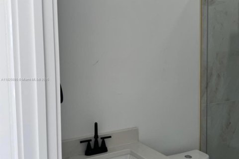 Appartement à louer à Lehigh Acres, Floride: 1 chambre, 60.39 m2 № 1790811 - photo 5