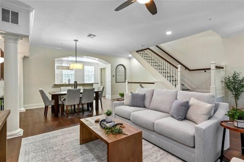 Townhouse in Orlando, Florida 3 bedrooms, 181.16 sq.m. № 2151924 - photo 10