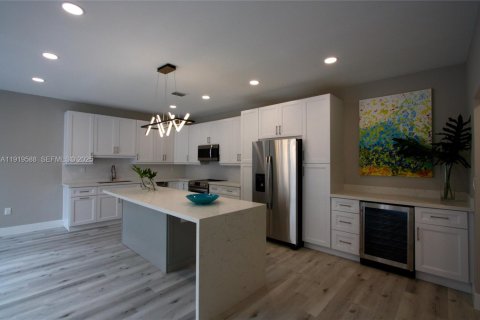 Снять в аренду таунхаус в Холливуд, Флорида 3 спальни, 162.39м2, № 1989120 - фото 21