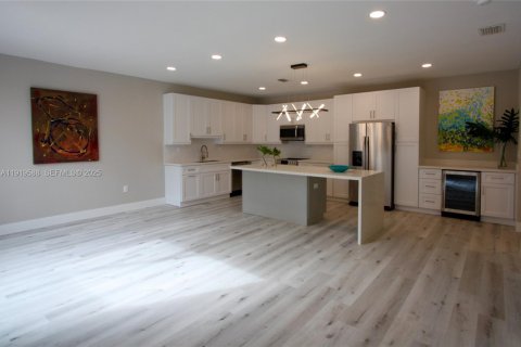 Снять в аренду таунхаус в Холливуд, Флорида 3 спальни, 162.39м2, № 1989120 - фото 19