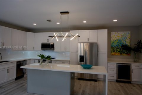 Снять в аренду таунхаус в Холливуд, Флорида 3 спальни, 162.39м2, № 1989120 - фото 22