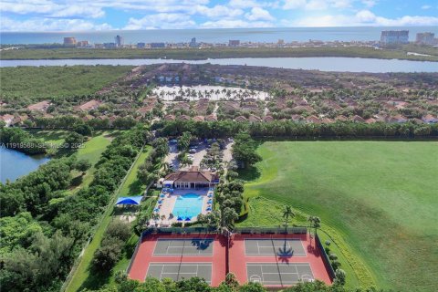 Снять в аренду таунхаус в Холливуд, Флорида 3 спальни, 162.39м2, № 1989120 - фото 9