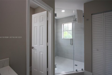 Снять в аренду таунхаус в Холливуд, Флорида 3 спальни, 162.39м2, № 1989120 - фото 29