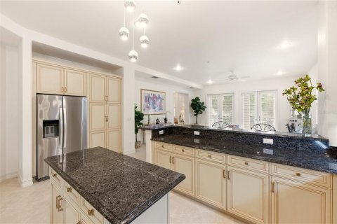 Condo in Naples, Florida, 3 bedrooms  № 2218189 - photo 23
