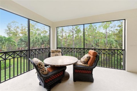 Condo in Naples, Florida, 3 bedrooms  № 2218189 - photo 9