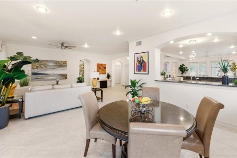Condo in Naples, Florida, 3 bedrooms  № 2218189 - photo 6