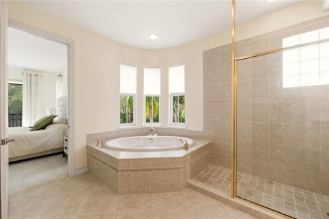 Condo in Naples, Florida, 3 bedrooms  № 2218189 - photo 29
