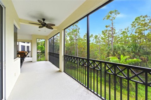 Condo in Naples, Florida, 3 bedrooms  № 2218189 - photo 10