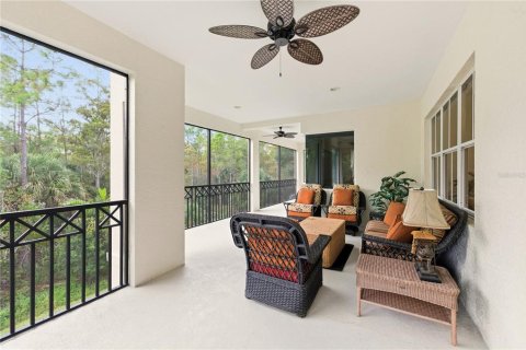 Condo in Naples, Florida, 3 bedrooms  № 2218189 - photo 11