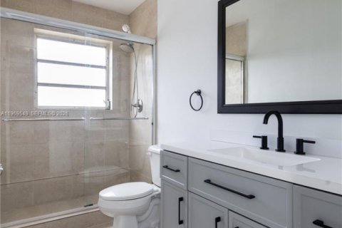 House in Hallandale Beach, Florida 2 bedrooms, 88.91 sq.m. № 2031422 - photo 5