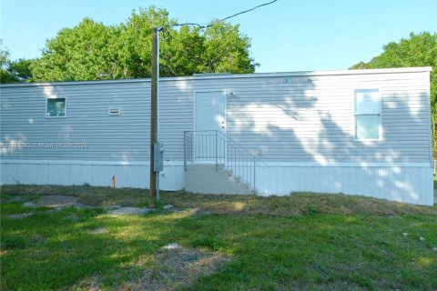 Casa en venta en Okeechobee, Florida, 2 dormitorios, 62.43 m2 № 1693194 - foto 5