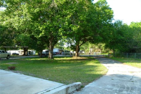 Casa en venta en Okeechobee, Florida, 2 dormitorios, 62.43 m2 № 1693194 - foto 4