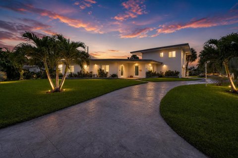 Villa ou maison à Lighthouse Point, Floride 4 chambres, 206.61 m2 № 2253898