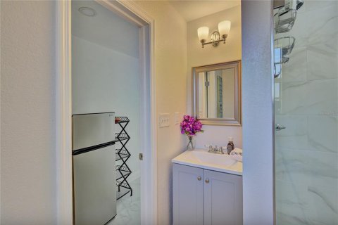 House in Clearwater, Florida 4 bedrooms, 147.25 sq.m. № 1560088 - photo 28