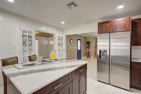 House in Clearwater, Florida 4 bedrooms, 147.25 sq.m. № 1560088 - photo 15